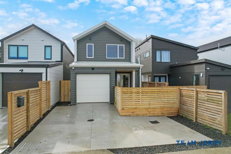 Photo of property in 15 Te Aparangi Road, Papakura, 2110