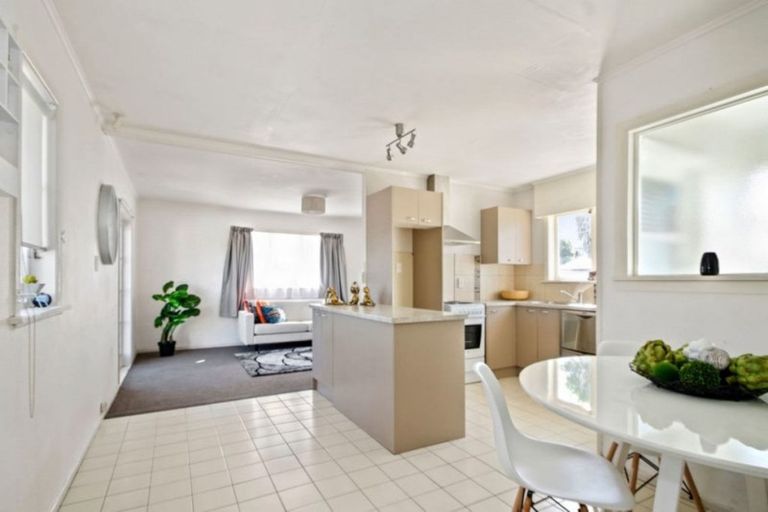 Photo of property in 102 Dominion Road, Papakura, 2110