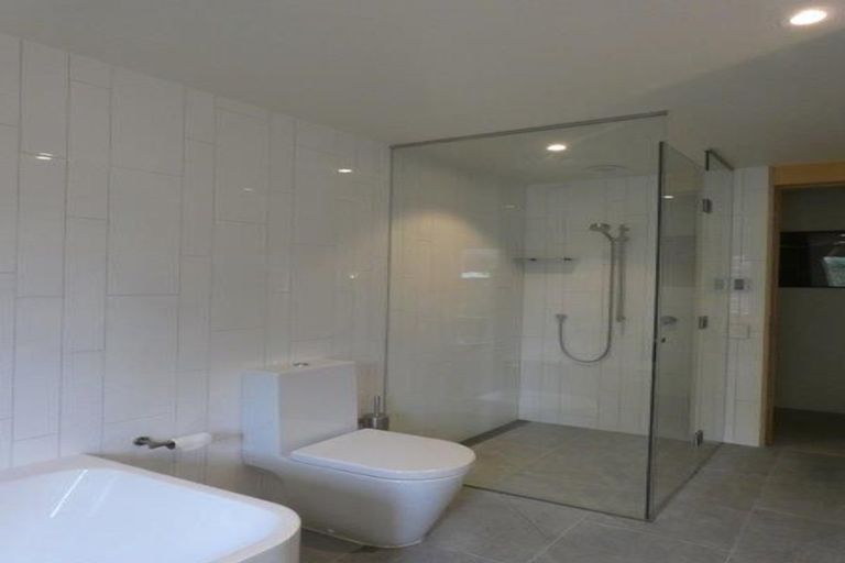 Photo of property in 25 Salamanca Road, Kelburn, Wellington, 6012