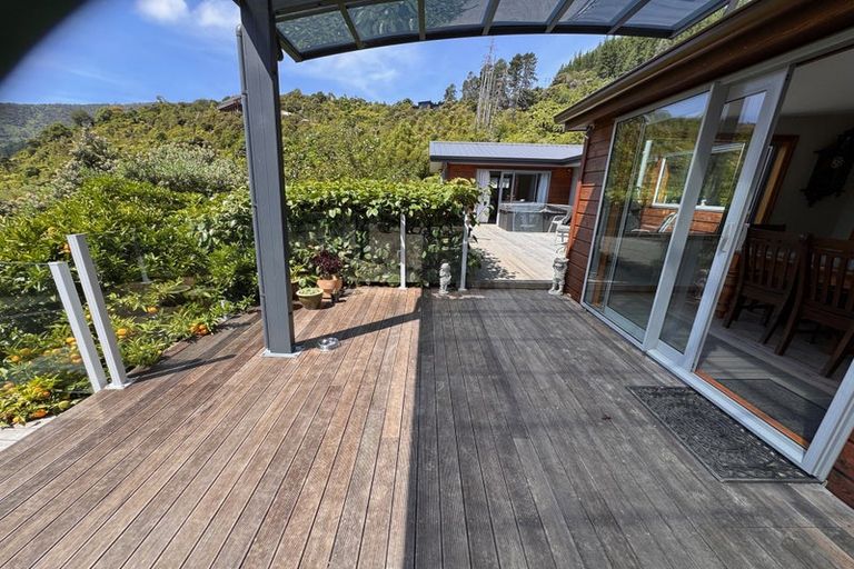 Photo of property in 19 Mccormicks Road, Whatamango Bay, Picton, 7281