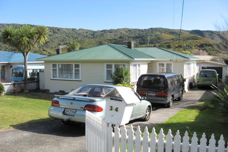 Photo of property in 34 Coast Road, Wainuiomata, Lower Hutt, 5014
