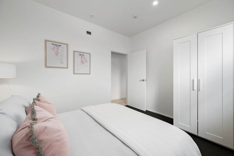 Photo of property in Quantum On Thorndon Quay, 4/163a Thorndon Quay, Pipitea, Wellington, 6011