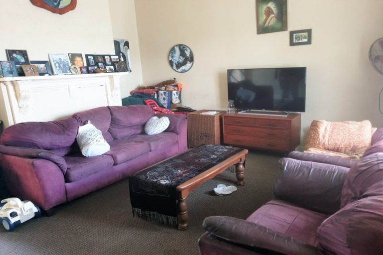 Photo of property in 15 Allardice Street, Dannevirke, 4930