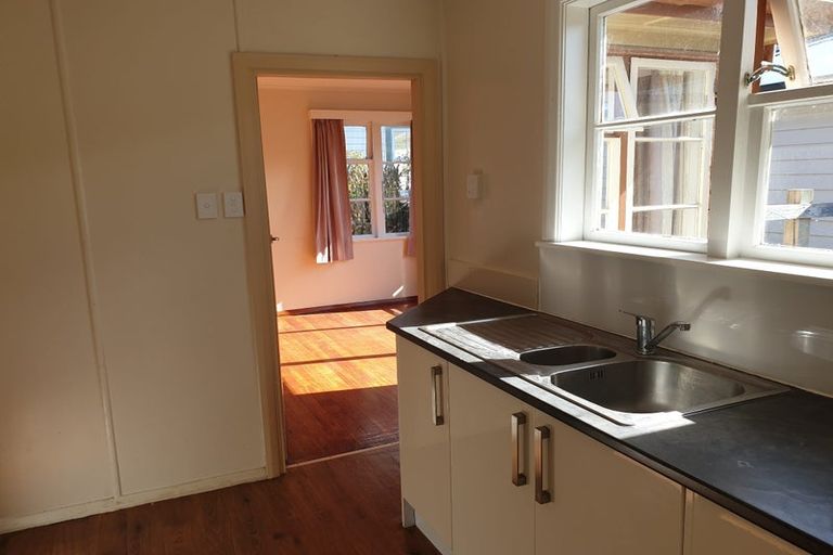 Photo of property in 34 Allington Road, Karori, Wellington, 6012