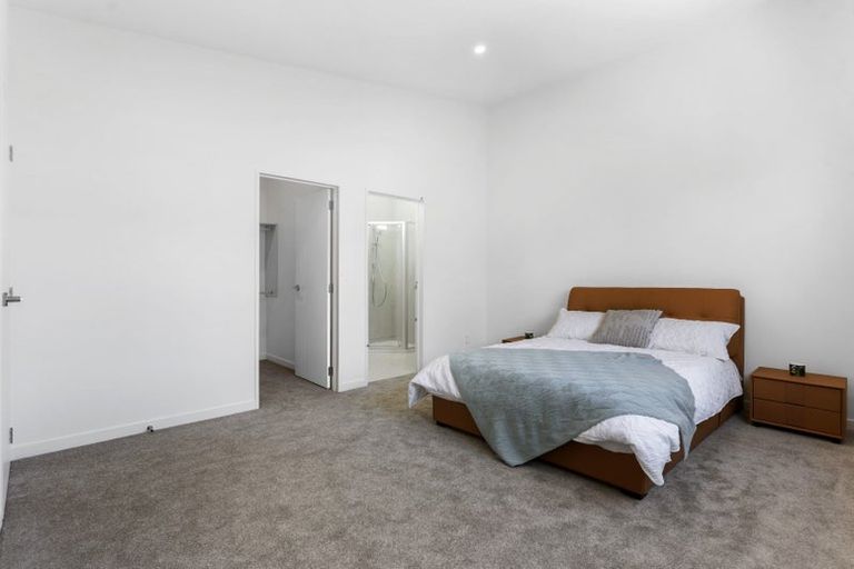 Photo of property in 32d Gulf View Road, Murrays Bay, Auckland, 0630