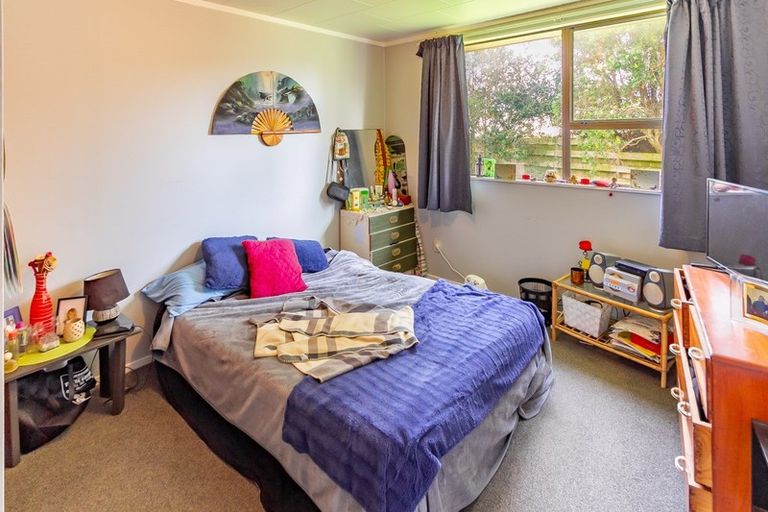 Photo of property in 71 Mcfarlane Street, Oakura, 4314