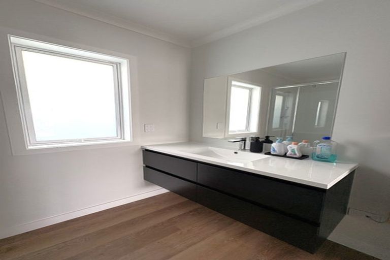 Photo of property in 108b Strand Crescent, Naenae, Lower Hutt, 5011