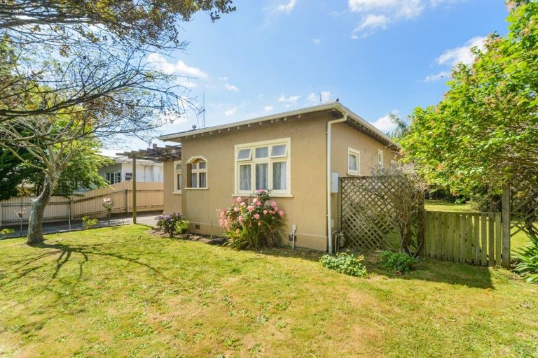 Photo of property in 30 Puriri Terrace, Roslyn, Palmerston North, 4414