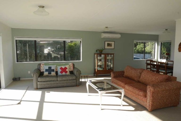 Photo of property in 79 Queens Road, Waikanae Beach, Waikanae, 5036