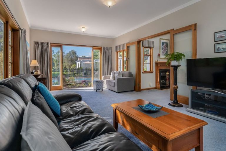 Photo of property in 27 Marina Grove, Hutt Central, Lower Hutt, 5010
