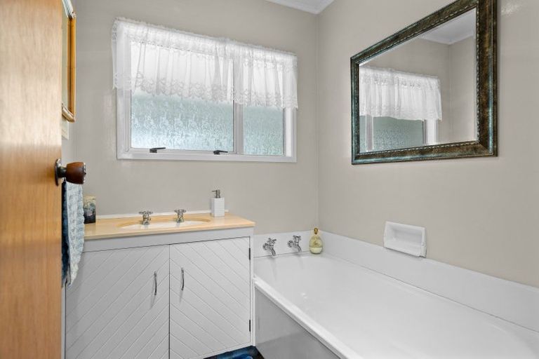 Photo of property in 4 Browning Street, Leamington, Cambridge, 3432