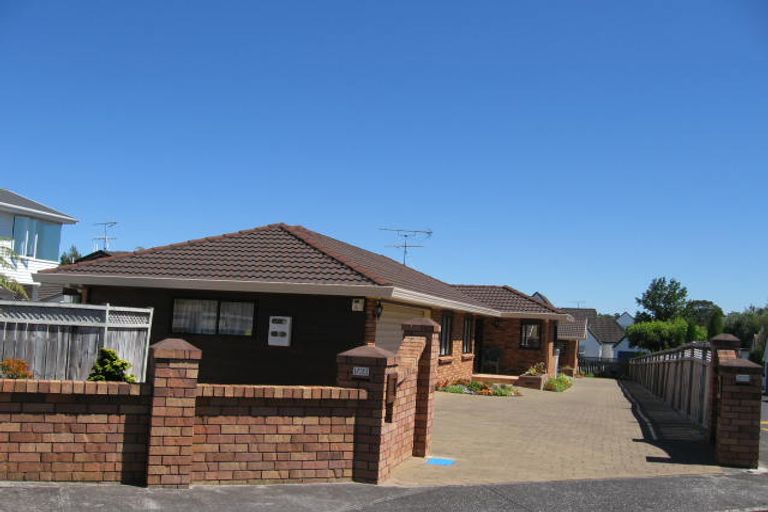 Photo of property in 2/22 Woodbridge Lane, Milford, Auckland, 0620