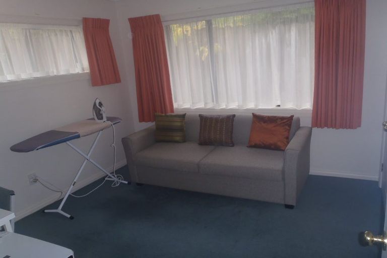 Photo of property in 6 Roy Maloney Drive, Henderson, Auckland, 0612