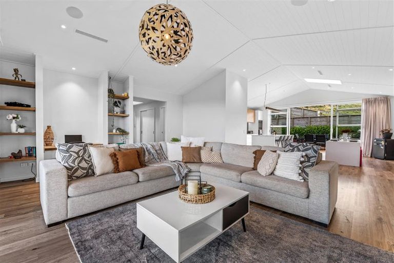 Photo of property in 43 Great West Road, Matipo Heights, Rotorua, 3015