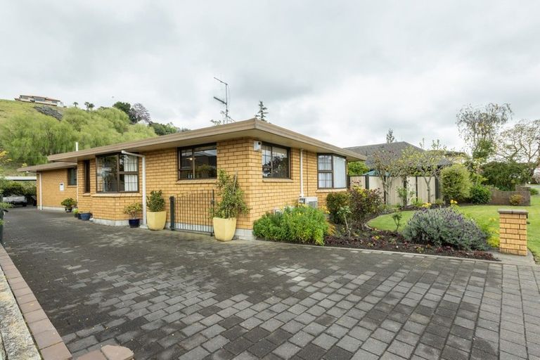 Photo of property in 60 Ngarimu Crescent, Taradale, Napier, 4112