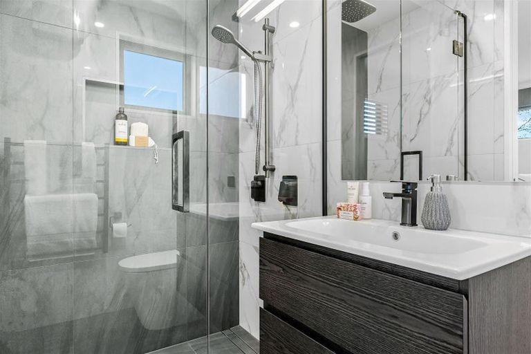 Photo of property in 30b Glandovey Road, Fendalton, Christchurch, 8052