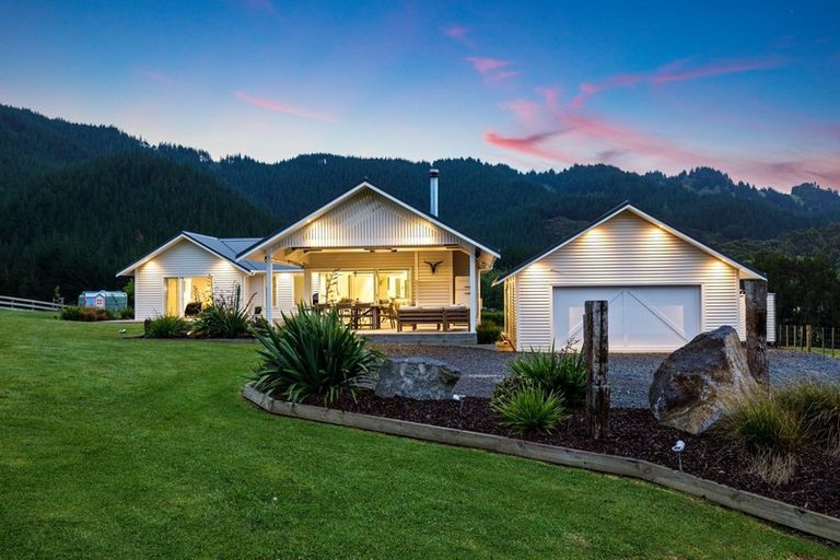 Photo of property in 35 Kaponga Lane, Kaipara Flats, Warkworth, 0981