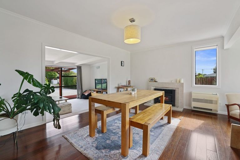 Photo of property in 42 Chedworth Avenue, Bishopdale, Christchurch, 8053