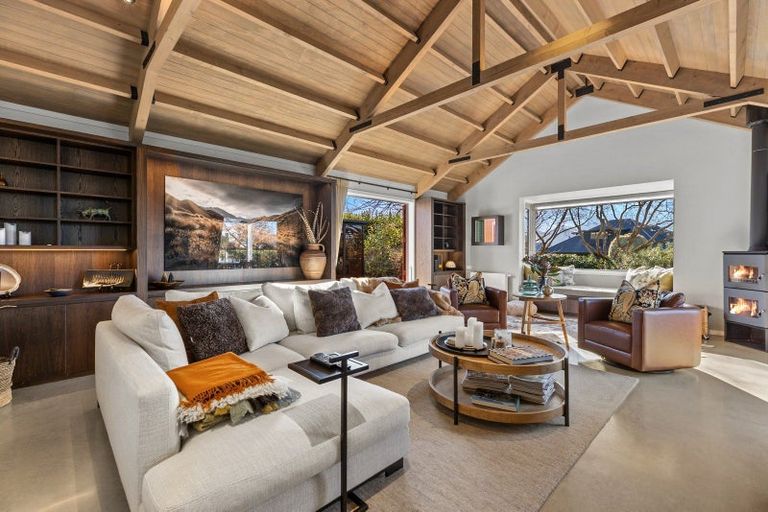 Photo of property in 8 Little Oak Common, Wanaka, 9305