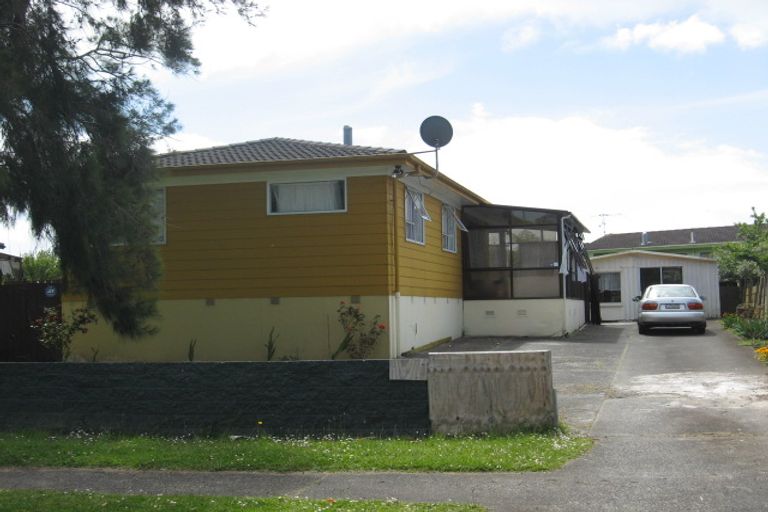 Photo of property in 5 Moncrieff Avenue, Clendon Park, Auckland, 2103