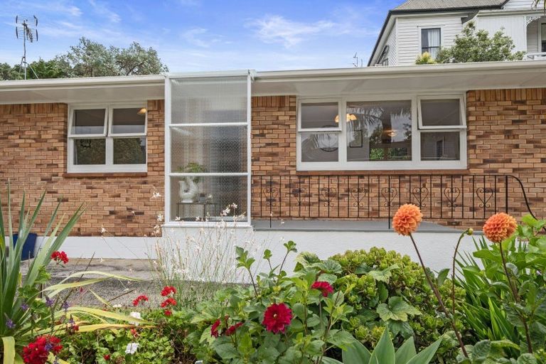 Photo of property in 3/45 Vauxhall Road, Devonport, Auckland, 0624