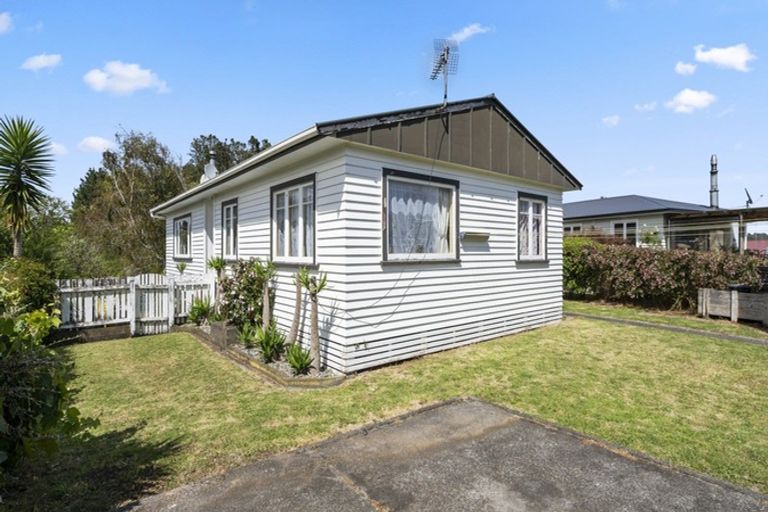Photo of property in 1 London Terrace, Welbourn, New Plymouth, 4312