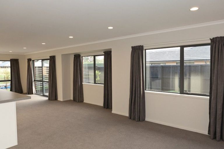 Photo of property in 32 Burford Way, Rolleston, 7615