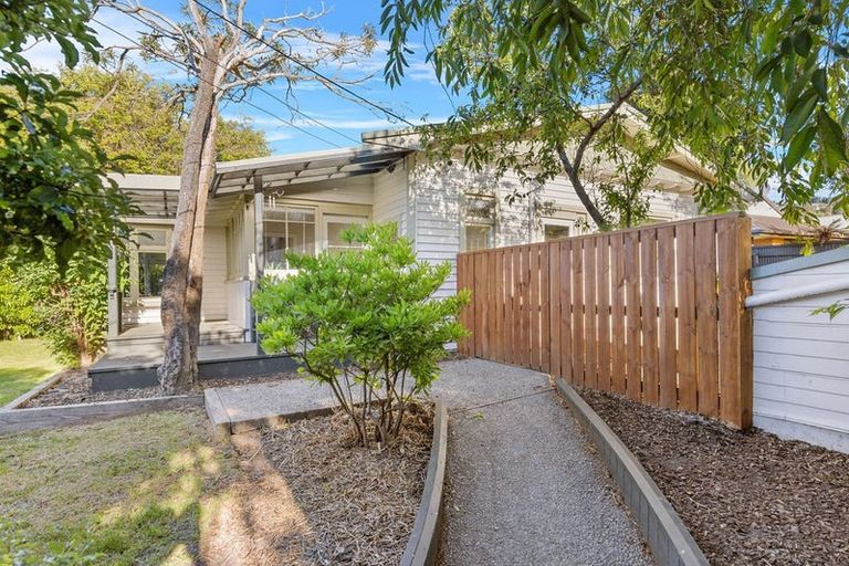 Photo of property in 86 Corson Avenue, Beckenham, Christchurch, 8023