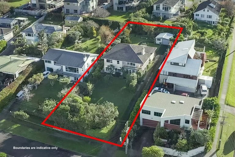 Photo of property in 98 Hebron Road, Waiake, Auckland, 0630