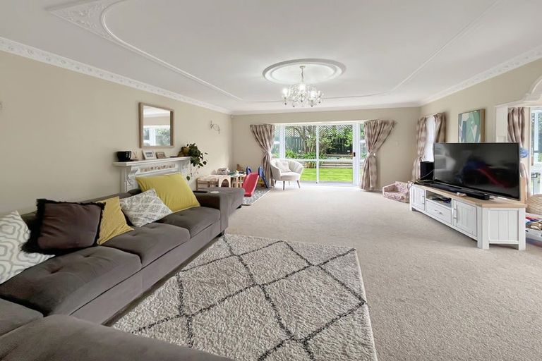Photo of property in 126 John F Kennedy Drive, Milson, Palmerston North, 4414