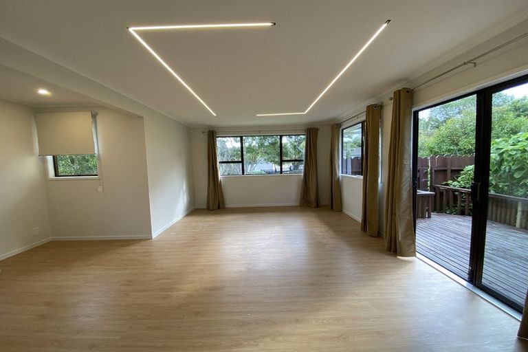 Photo of property in 107 Weatherly Road, Torbay, Auckland, 0630