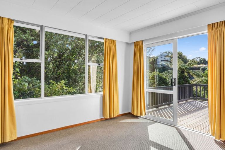 Photo of property in 50 Seaview Road, Marfell, New Plymouth, 4310