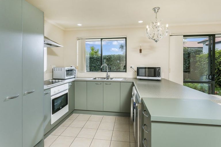 Photo of property in 100 Greenhithe Road, Greenhithe, Auckland, 0632