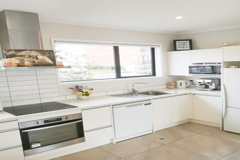 Photo of property in 60 Mapou Road, Hobsonville, Auckland, 0616