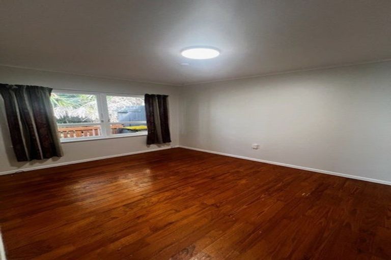 Photo of property in 1/23 Alwyn Avenue, Te Atatu South, Auckland, 0610