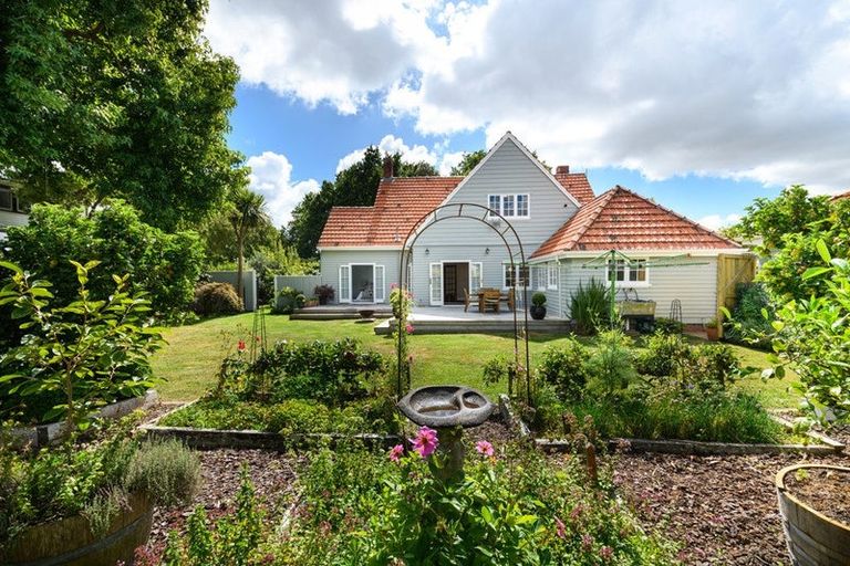 Photo of property in 38 Langston Avenue, Palmerston North, 4414