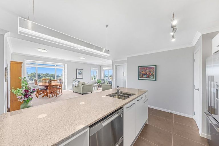 Photo of property in 72 Landmark Terrace, Orewa, 0931