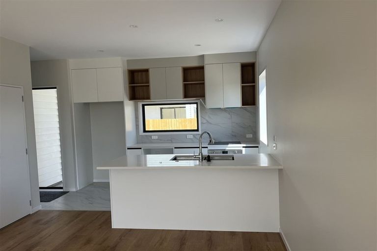 Photo of property in 13 Kaha Road, Takanini, 2110