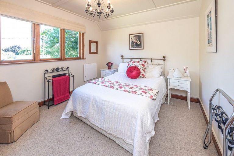 Photo of property in 12 Tarata Street, Saint Johns Hill, Whanganui, 4501