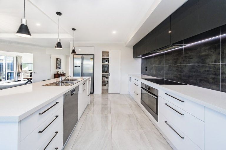 Photo of property in 10 Sandhurst Drive, Rolleston, 7615