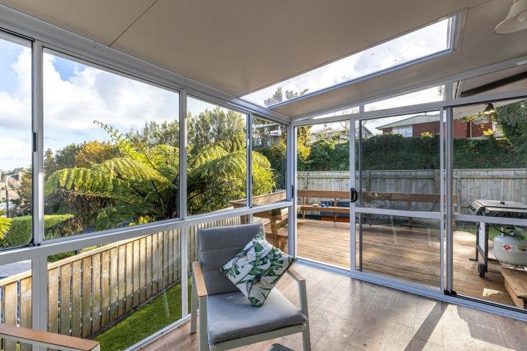Photo of property in 21 Cumberland Street, Merrilands, New Plymouth, 4312