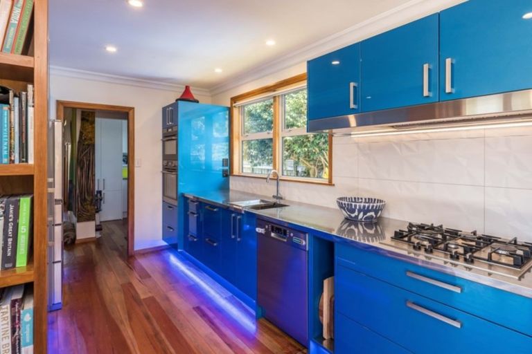 Photo of property in 6 Horomona Road, Paekakariki, 5034