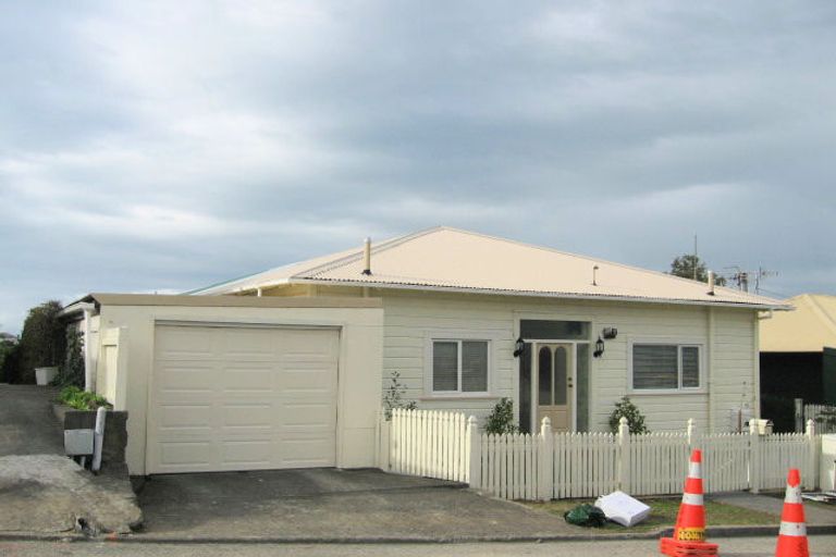 Photo of property in 19 Guys Hill Road, Hospital Hill, Napier, 4110