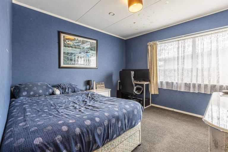 Photo of property in 16 Rosedale Crescent, Cloverlea, Palmerston North, 4412