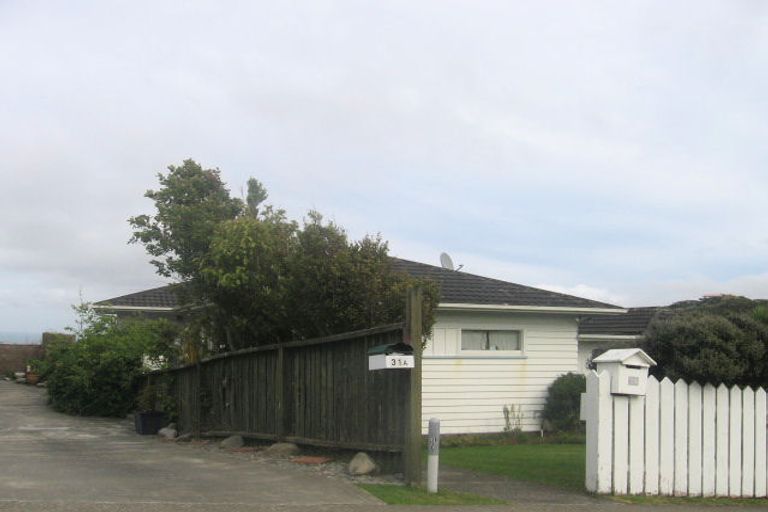 Photo of property in 33 Oakleigh Street, Maungaraki, Lower Hutt, 5010