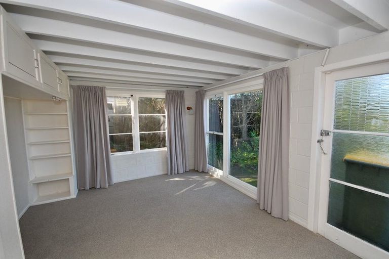 Photo of property in 94 Ocean View Road, Northcote, Auckland, 0627