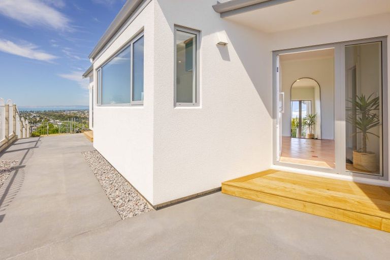 Photo of property in 15 Kavanagh Road, Hospital Hill, Napier, 4110