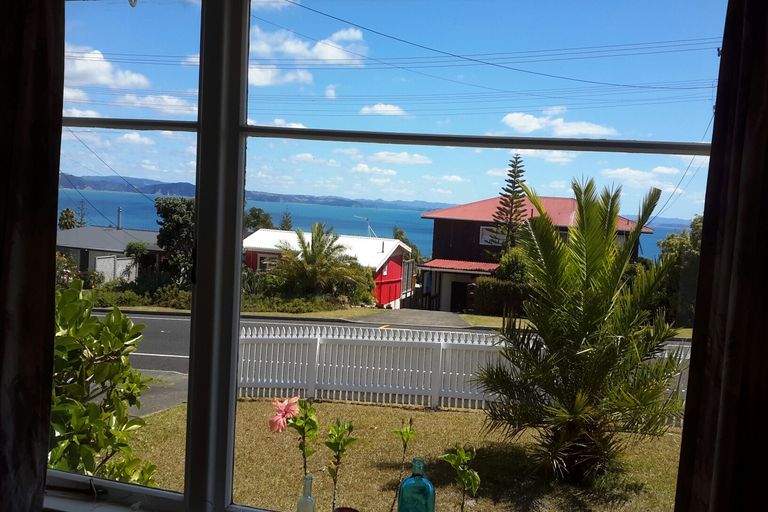 Photo of property in 1325 Whangaparaoa Road, Army Bay, Whangaparaoa, 0930