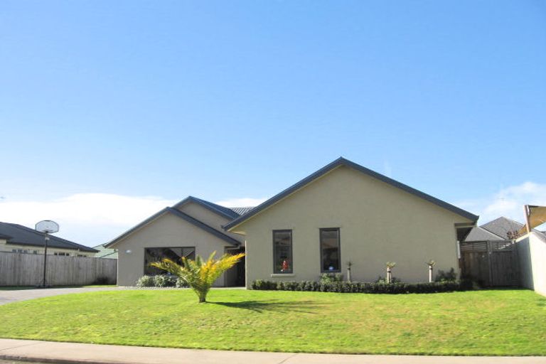 Photo of property in 64 Callum Brae Drive, Rototuna, Hamilton, 3210