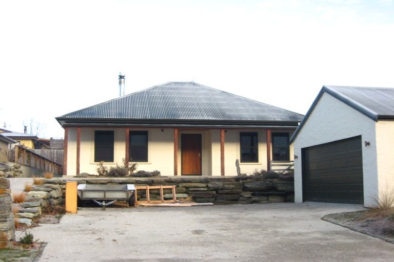 Photo of property in 68 Devon Street, Arrowtown, 9302